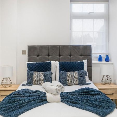 Welcoming And Spacious Apartment- Excellent Location Londen Buitenkant foto